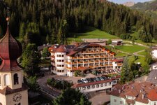 Hotel Cèsa Tyrol
